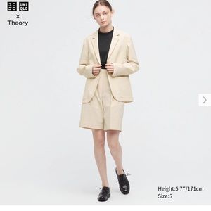 Uniqlo Women's Cream Shorts